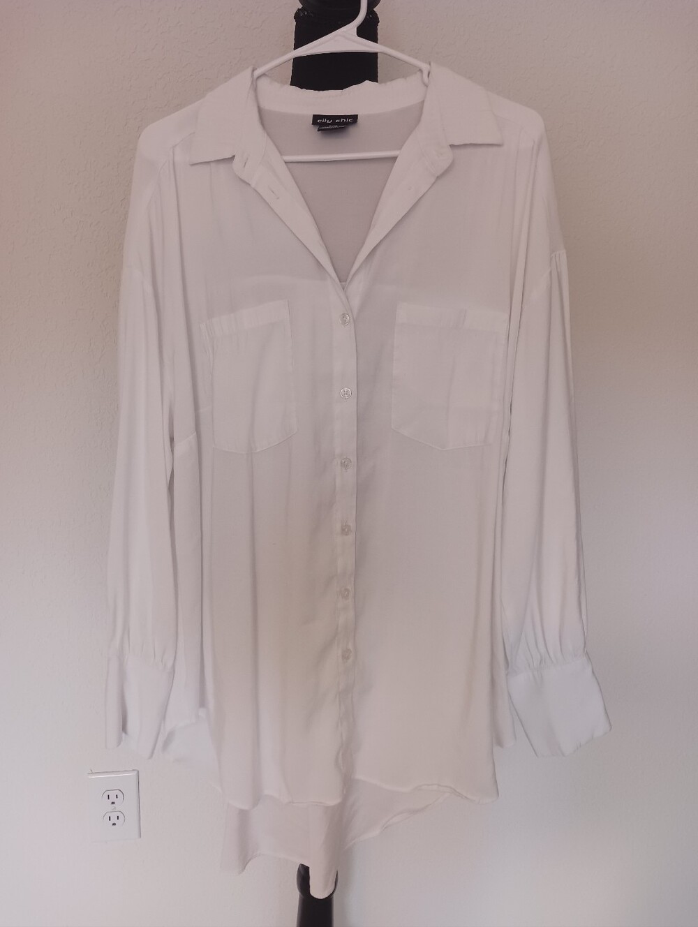 City Chic White Button Down Shirt Sz S/16 EUC